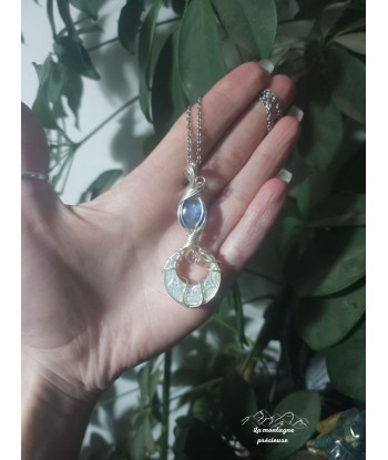 Pendentif lune en Nacre Kyanite et diamand Herkimer de l' environnement