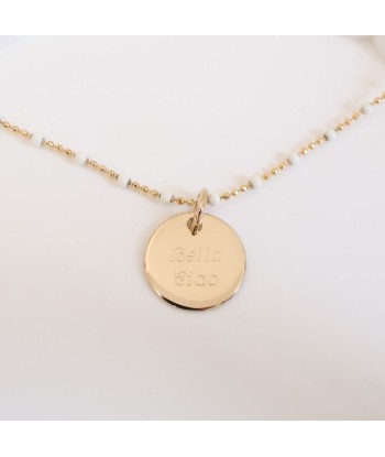 Collier Lily-Rose blanc avec médaille 15mm à graver plaqué or ouvre sa boutique